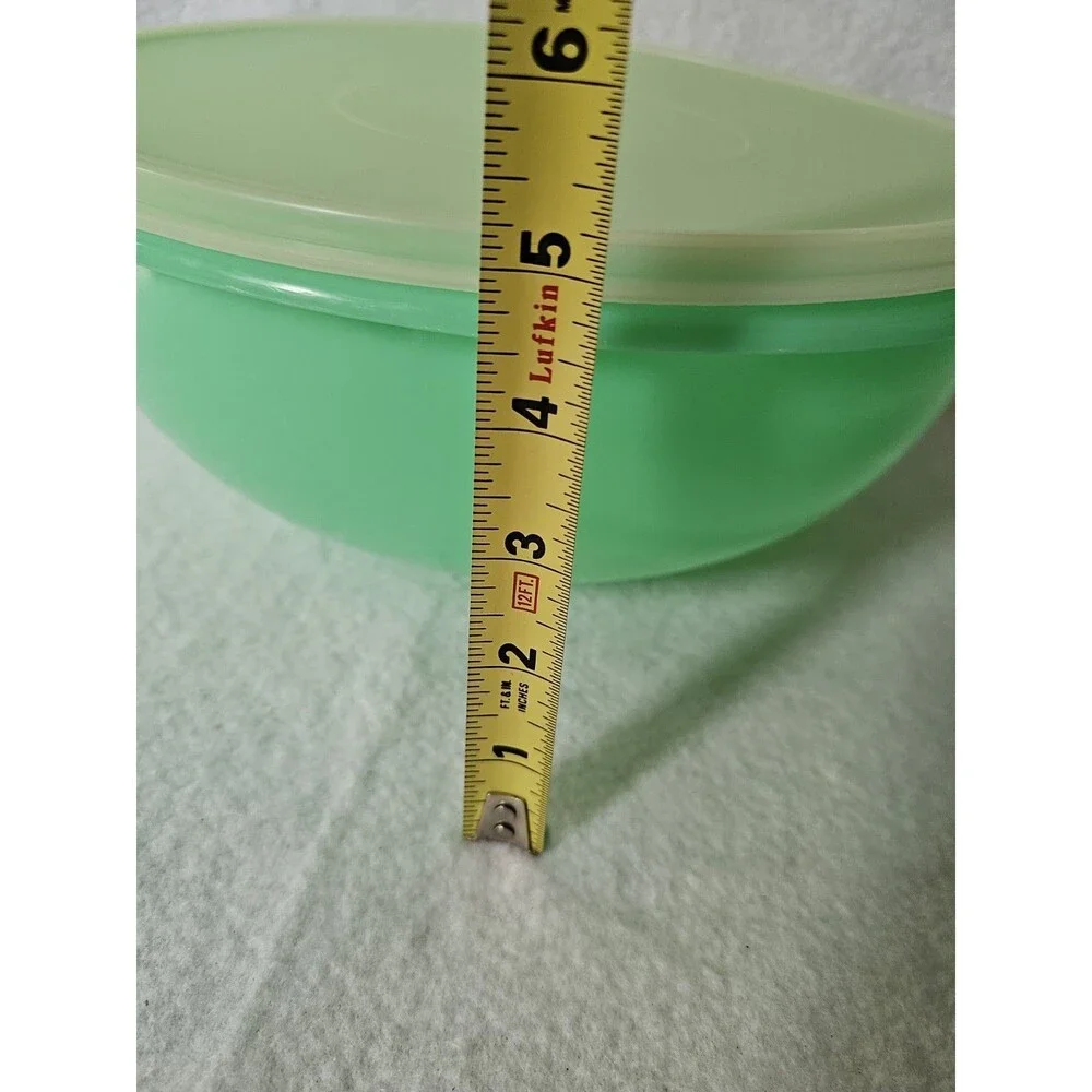 Tupperware Large 26 Cup Fix N Mix Bowl #274-9 & Lid - Jadite Green